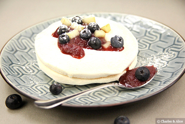 Pavlova aux myrtilles de Charles & Alice